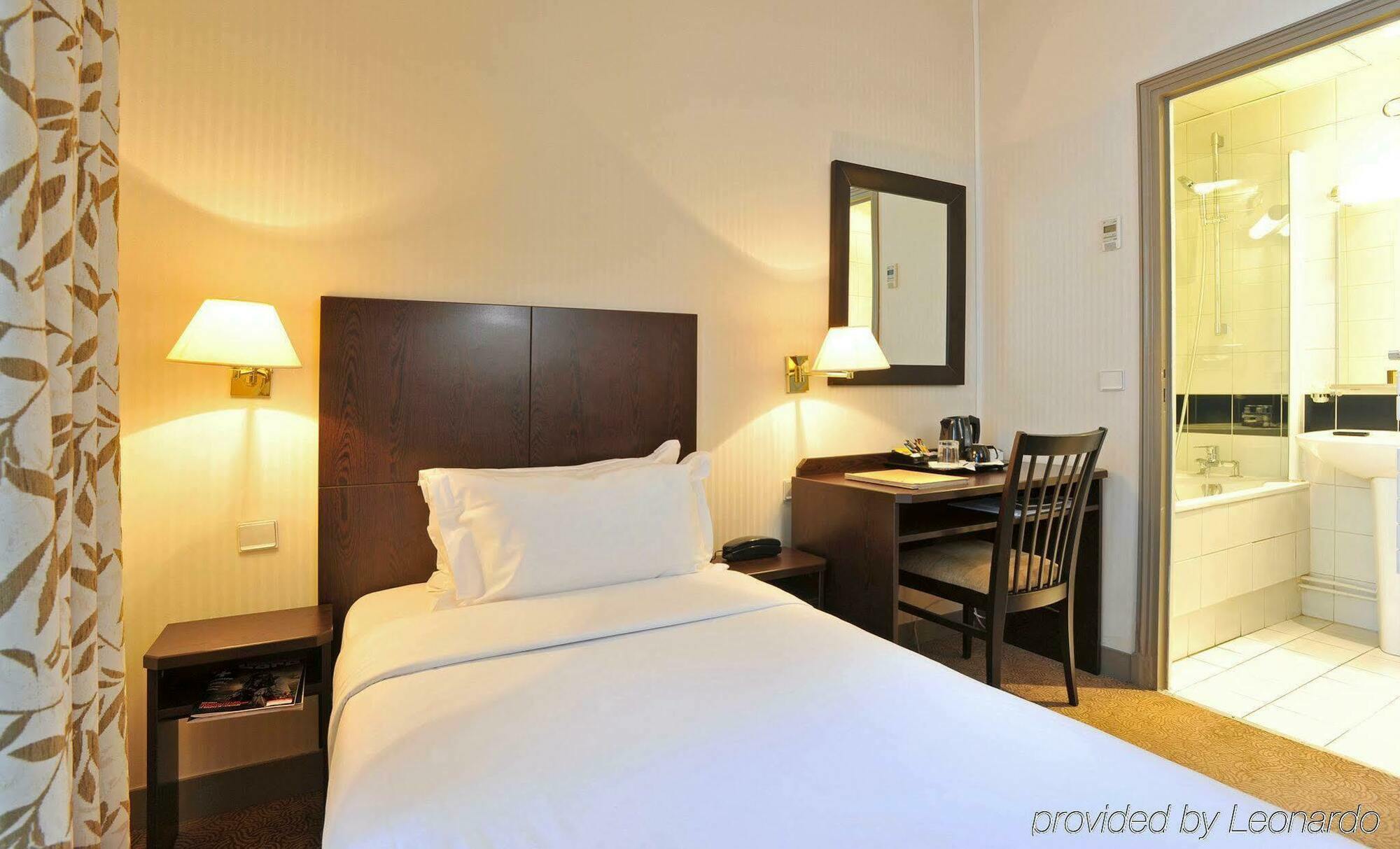 Hotel Vaneau Saint Germain Paris Exterior photo